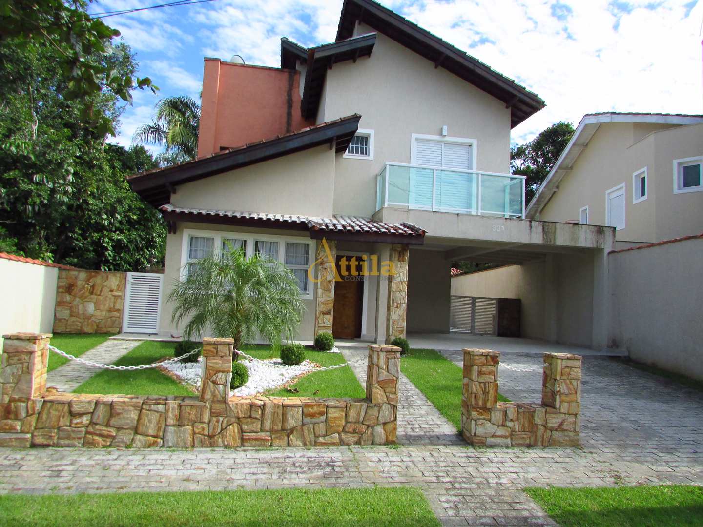 Casa de alto padrão com 4 dormitórios - Módulo 28