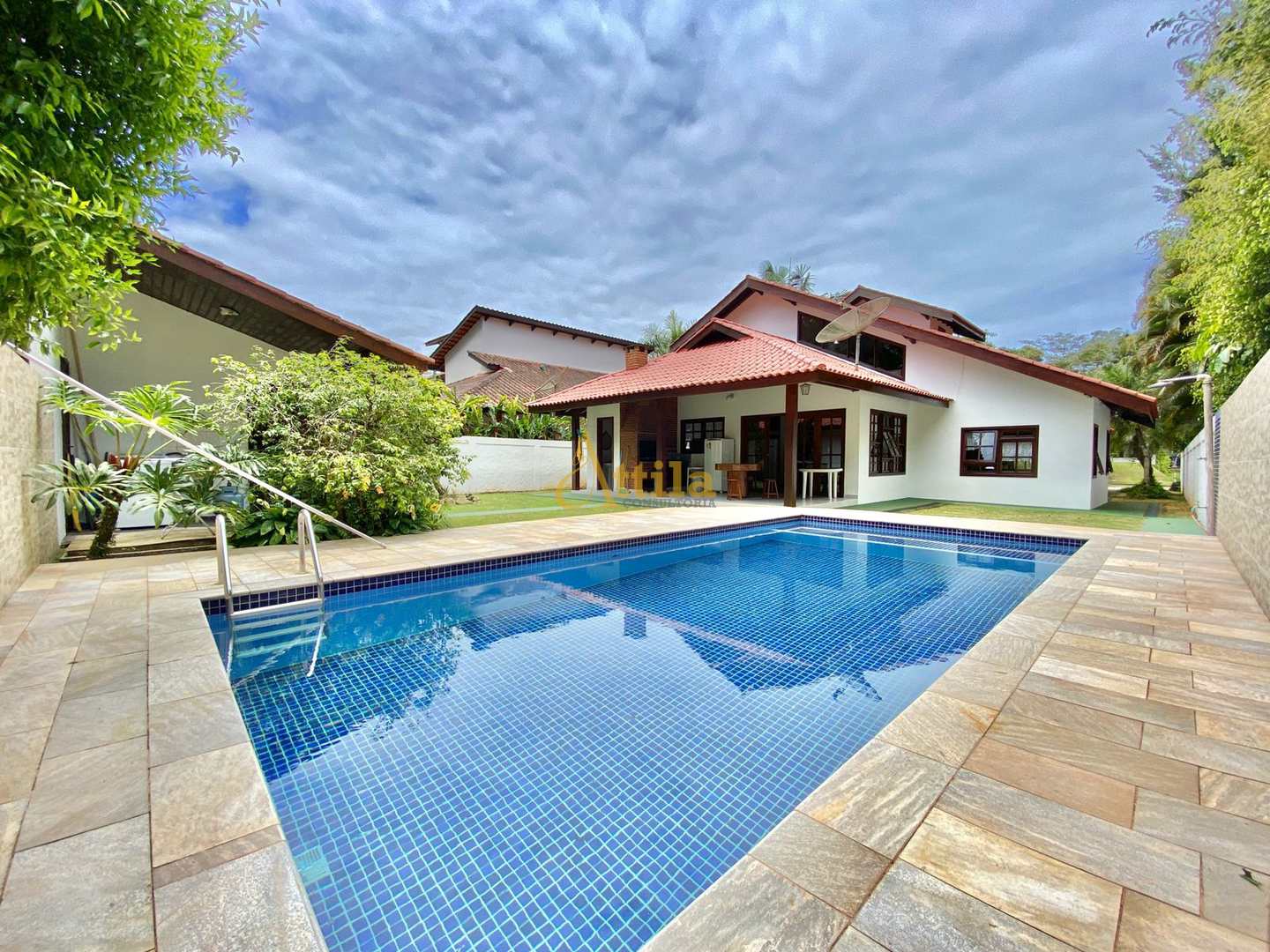 Casa de alto padrão com 4 dormitórios - Módulo 30 - Riviera