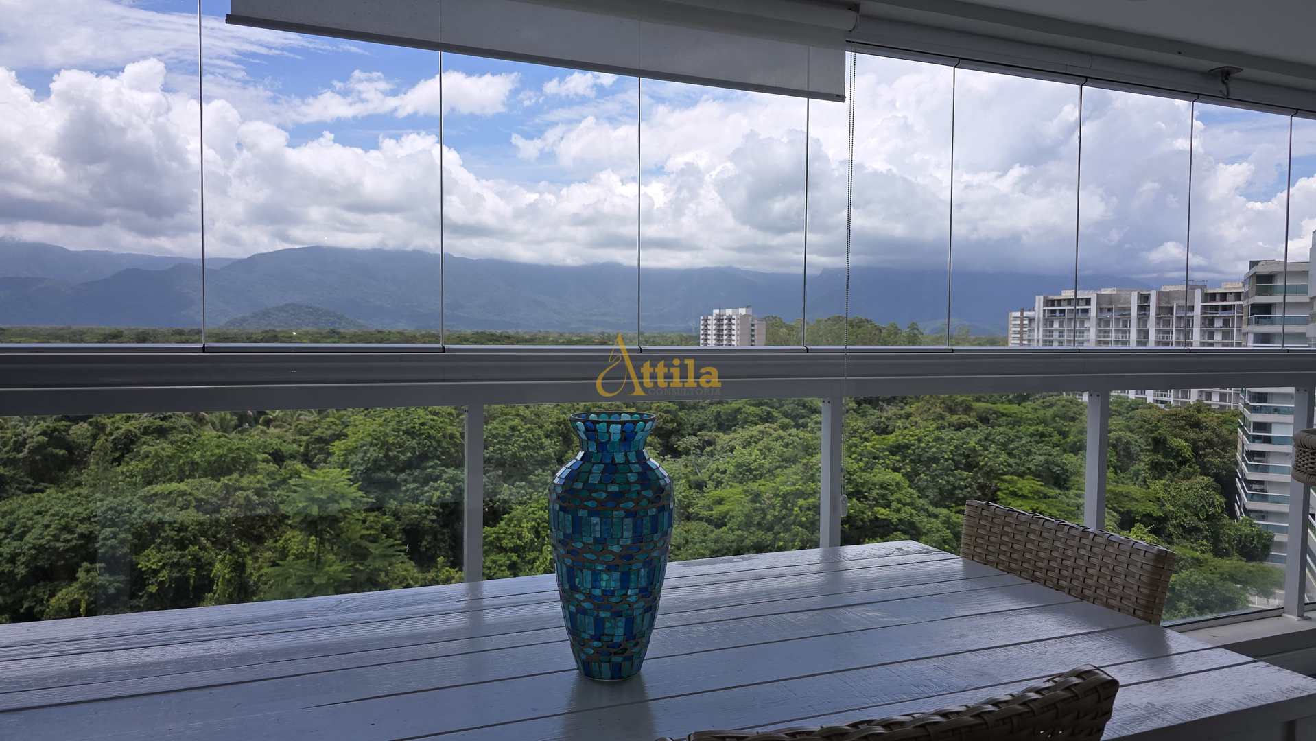 Apartamento de alto padrão com 3 dormitórios - Módulo 8