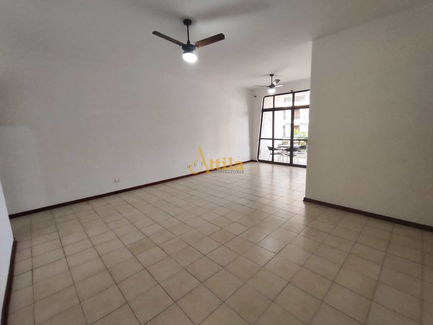 Apto (lado praia) 4 dorms., lazer, 2 vagas, Enseada