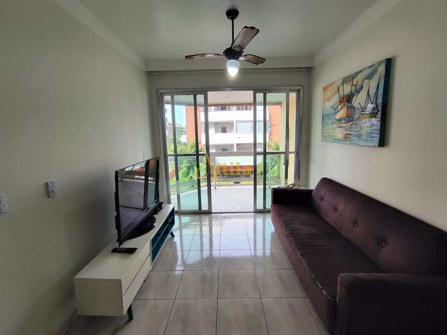 Apto reformado, 2 dorms., sacada, 1 vaga, Enseada