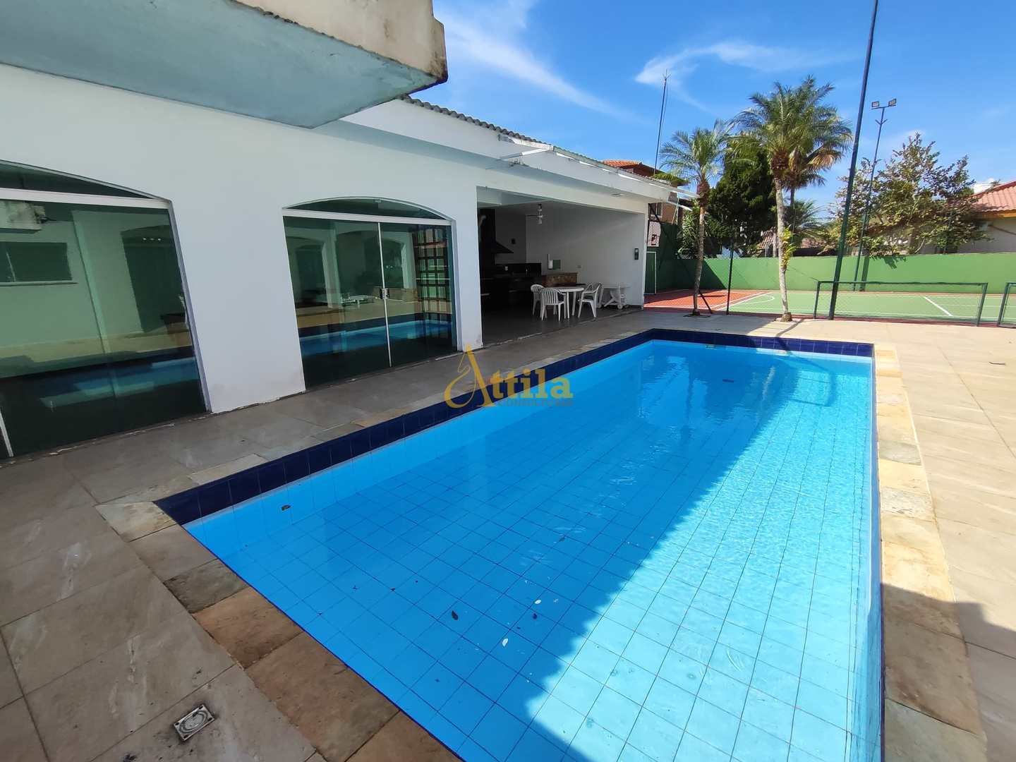 Casa Jd. Acapulco, 5 suítes, piscina, quadra