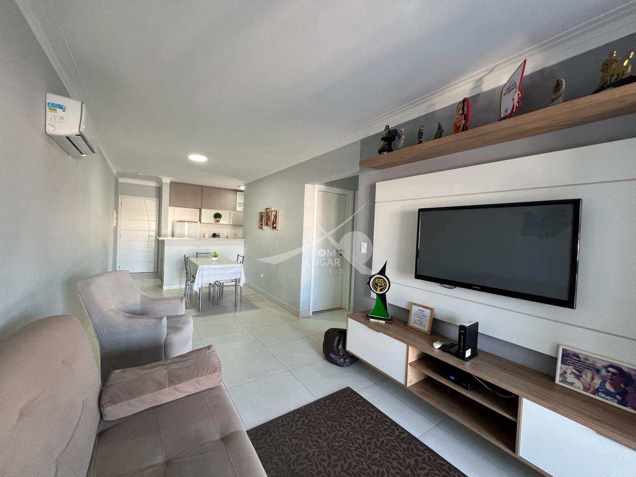 Apartamento à venda com 2 quartos, 75m² - Foto 2