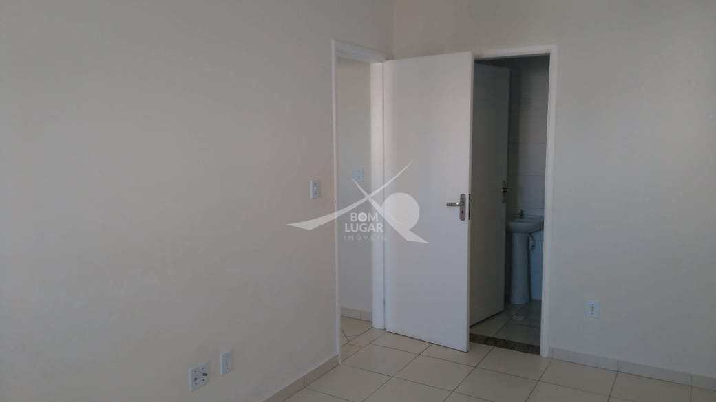 Apartamento à venda com 2 quartos, 61m² - Foto 12