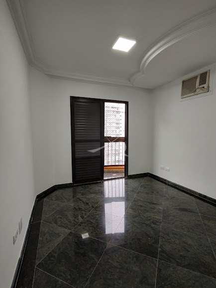 Apartamento à venda com 4 quartos, 136m² - Foto 19