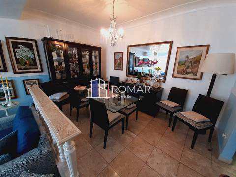 Apartamento à venda com 3 quartos, 167m² - Foto 2