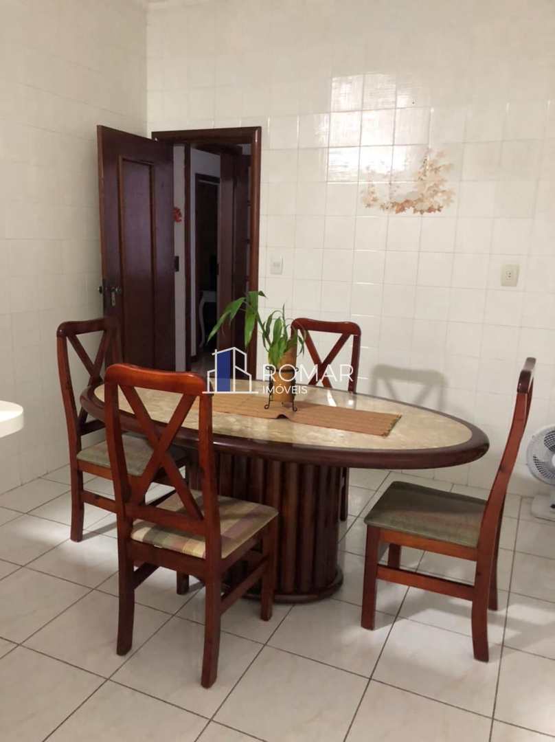 Apartamento à venda com 3 quartos, 150m² - Foto 2