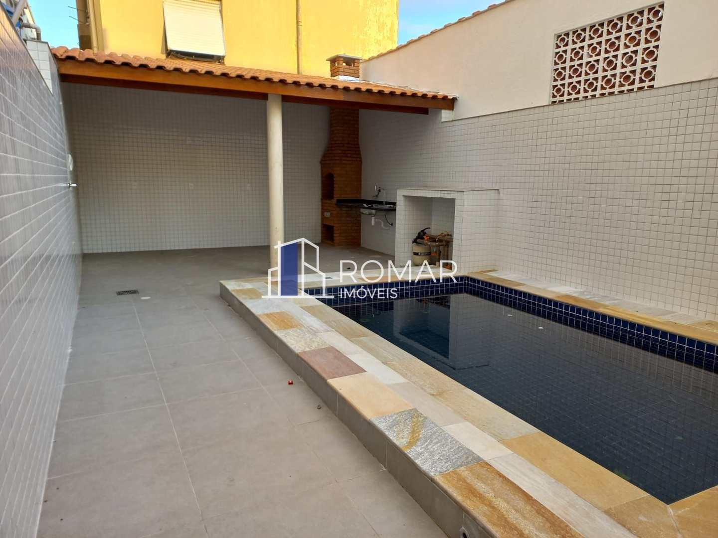 Casa à venda com 3 quartos, 270m² - Foto 1