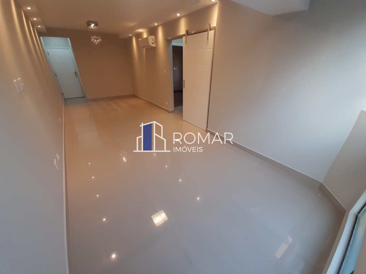 Apartamento à venda com 2 quartos, 83m² - Foto 3