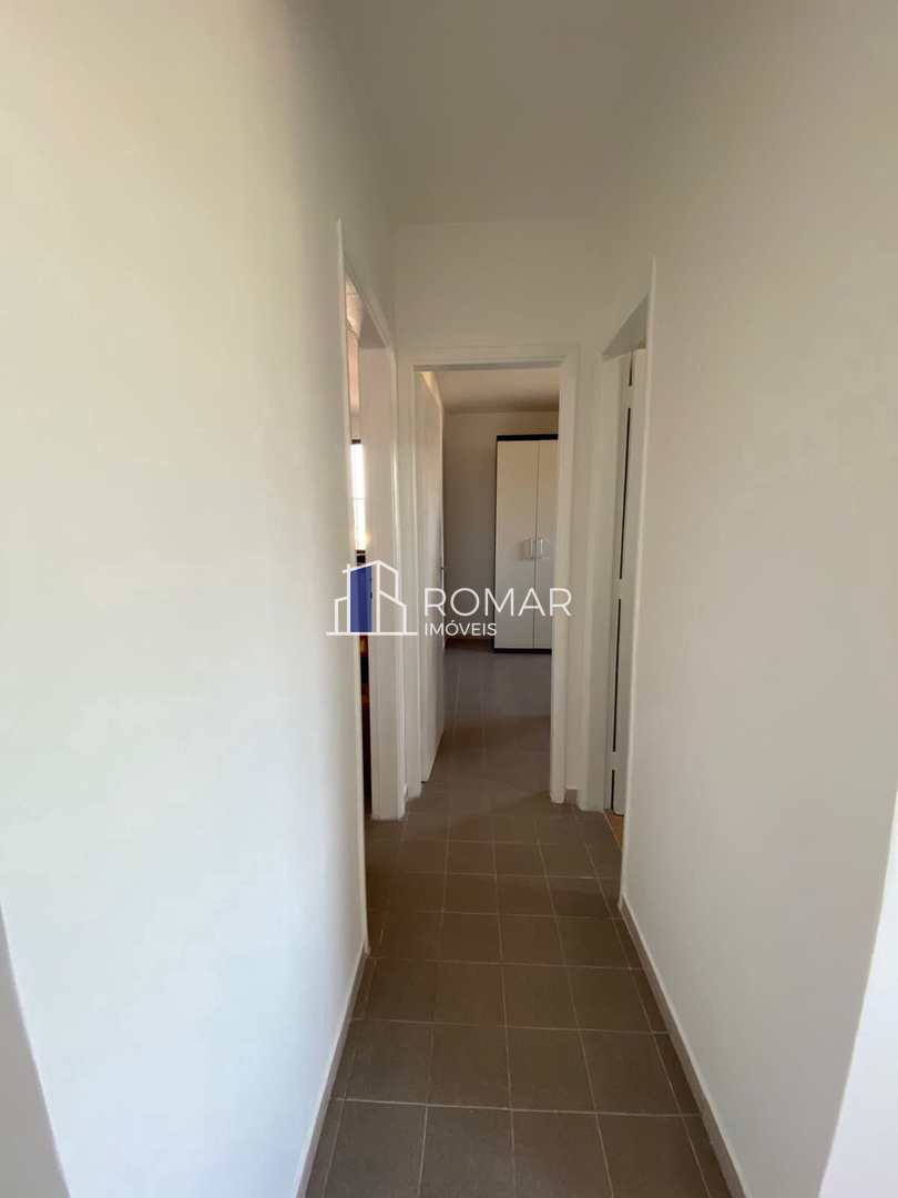 Apartamento à venda com 2 quartos, 65m² - Foto 4