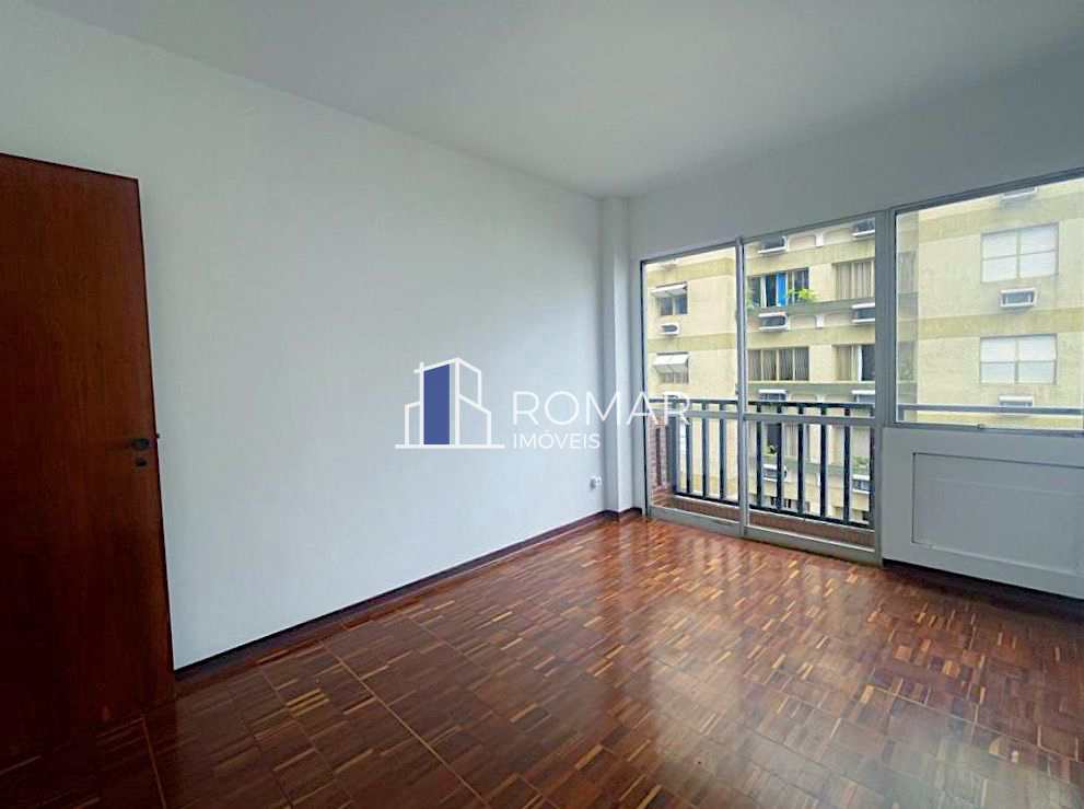 Apartamento à venda com 2 quartos, 75m² - Foto 2