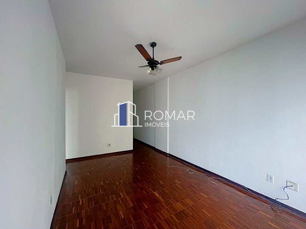 Apartamento à venda com 2 quartos, 75m² - Foto 3