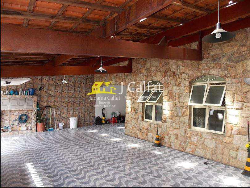 Casa à venda com 3 quartos, 300m² - Foto 2