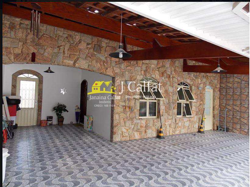 Casa à venda com 3 quartos, 300m² - Foto 1