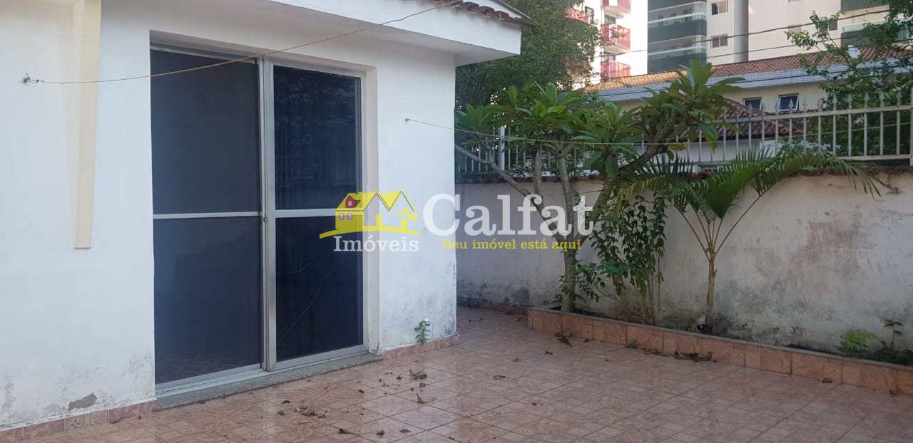 Casa à venda com 3 quartos, 288m² - Foto 1