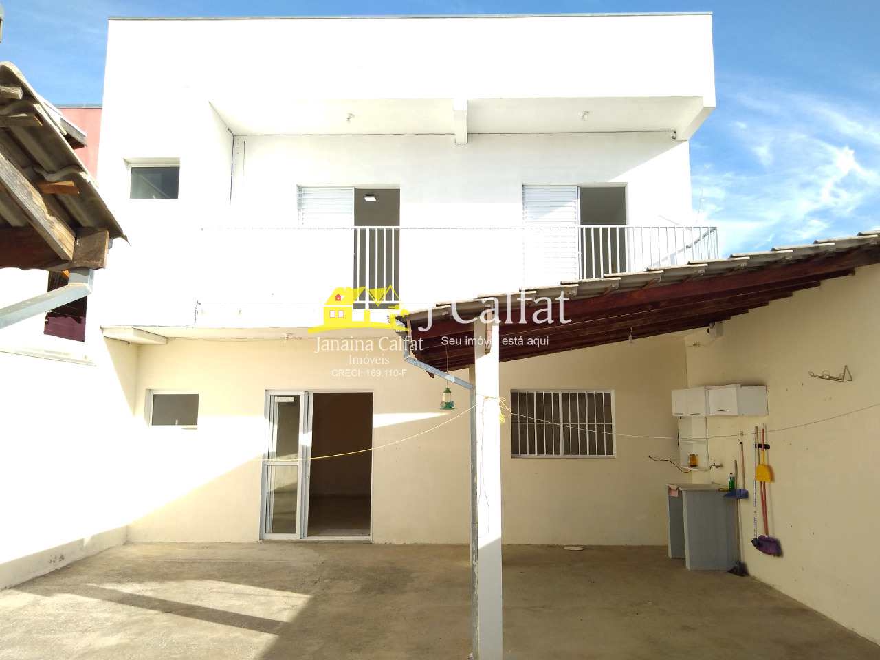 Casa à venda com 2 quartos, 100m² - Foto 1