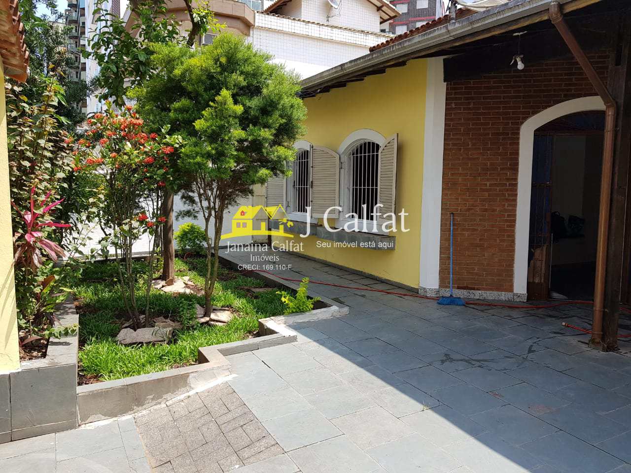 Casa à venda com 5 quartos, 263m² - Foto 2