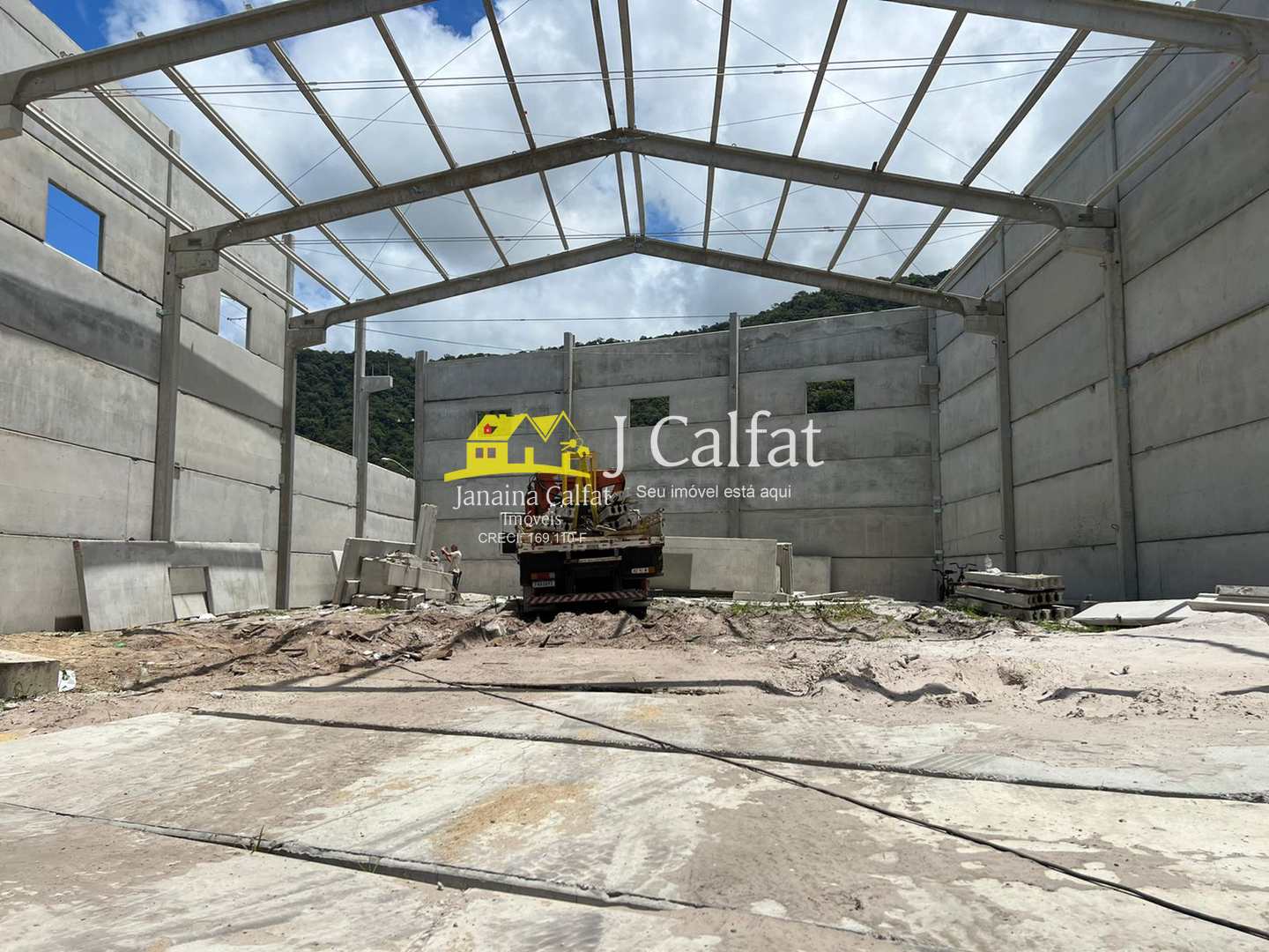 Depósito-Galpão-Armazém para alugar, 650m² - Foto 1