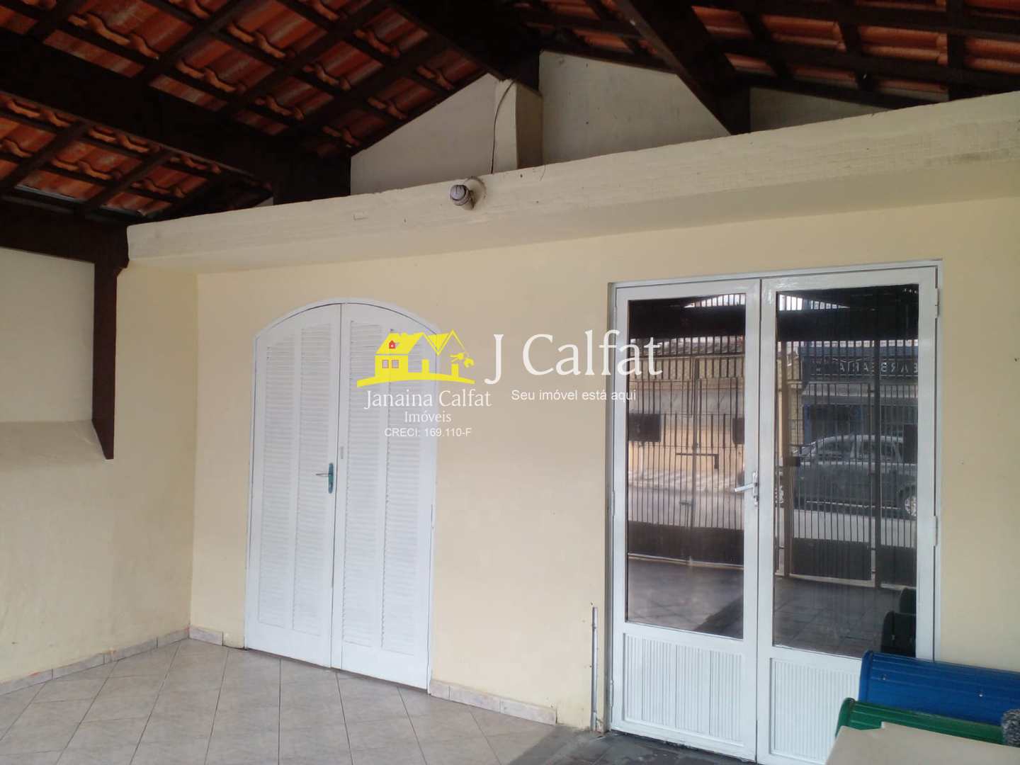 Casa à venda com 2 quartos, 110m² - Foto 1