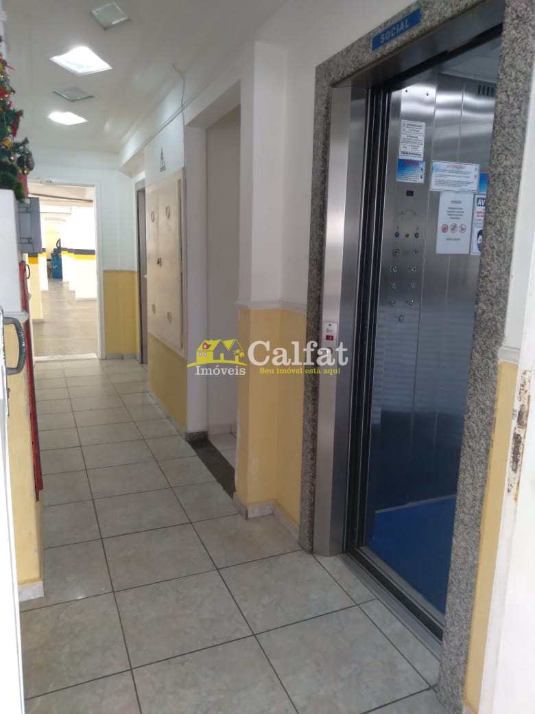 Apartamento à venda com 1 quarto, 42m² - Foto 2