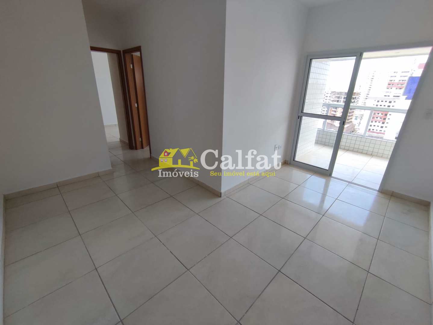 Apartamento à venda com 2 quartos, 70m² - Foto 2