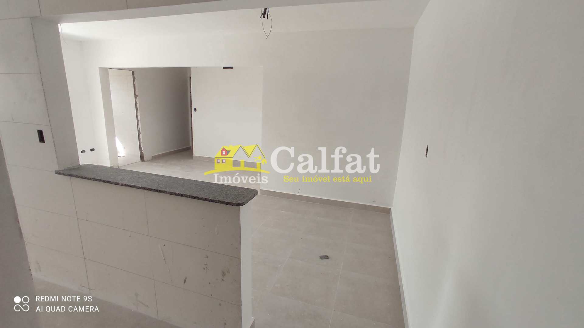 Apartamento à venda com 2 quartos, 75m² - Foto 2