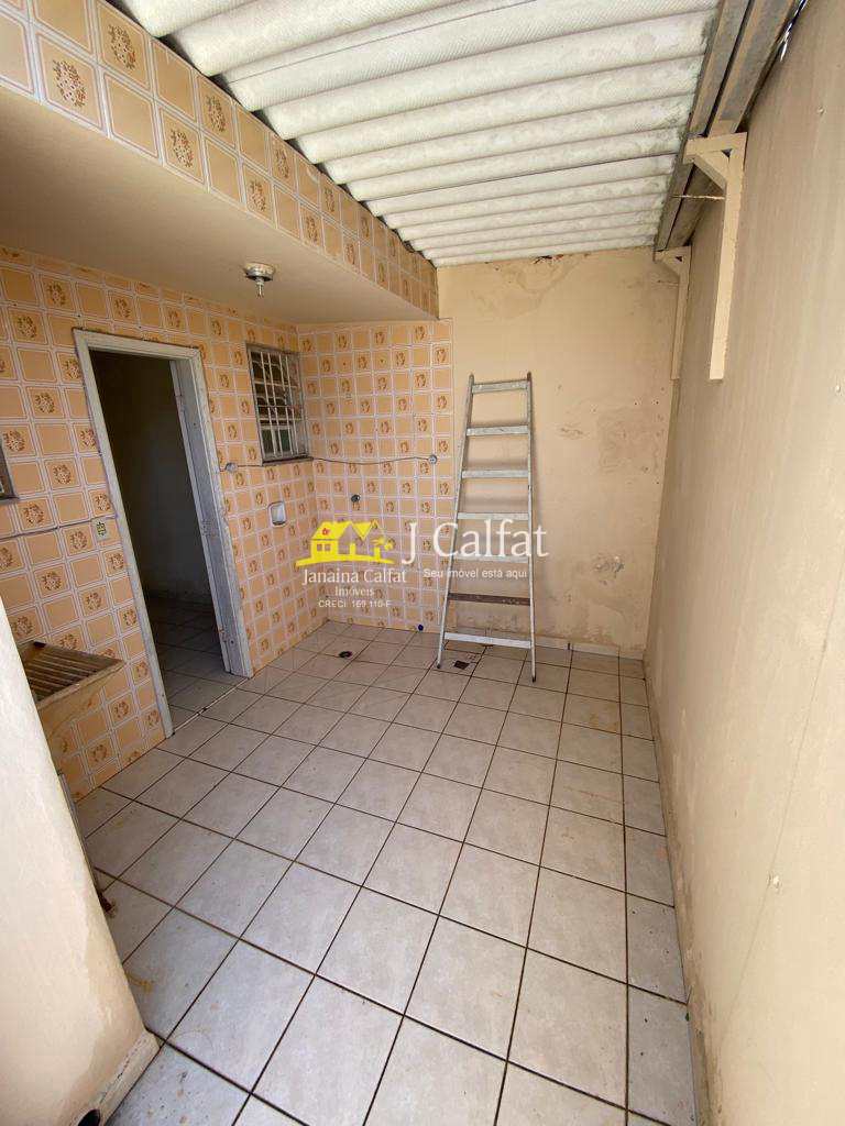 Casa à venda com 2 quartos, 120m² - Foto 17