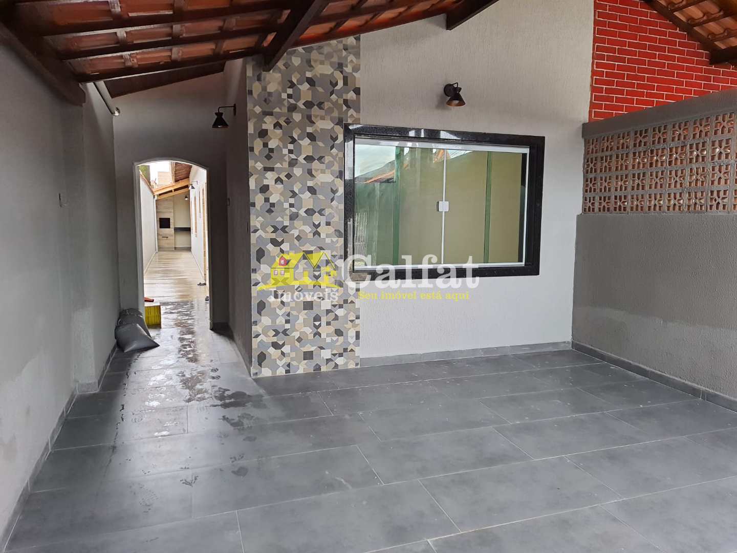 Casa à venda com 2 quartos, 74m² - Foto 1