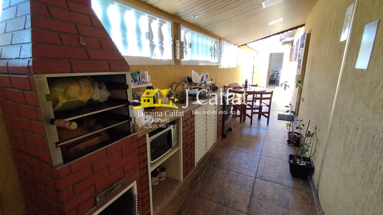 Casa à venda com 2 quartos, 100m² - Foto 2