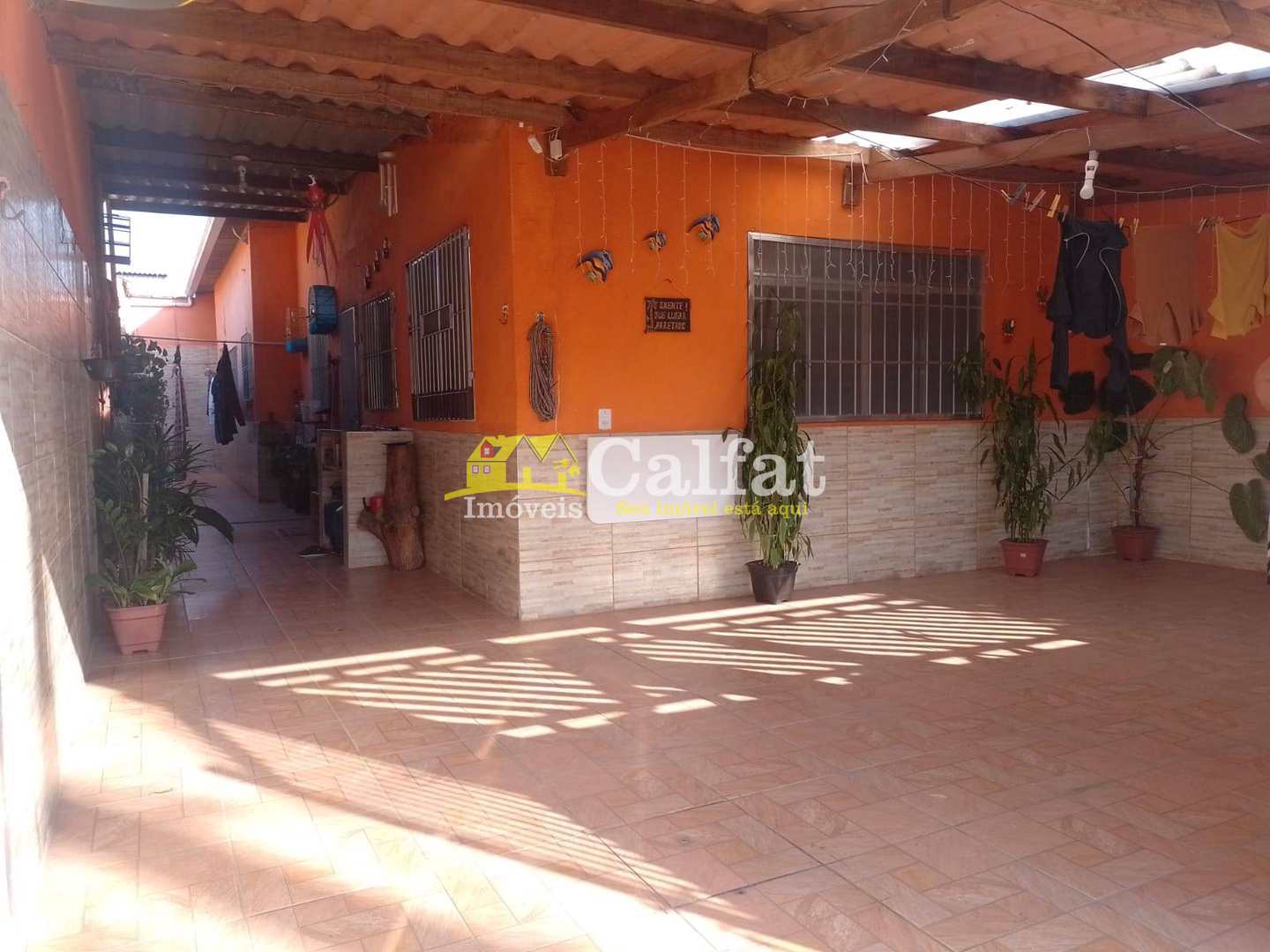 Casa à venda com 3 quartos, 70m² - Foto 2