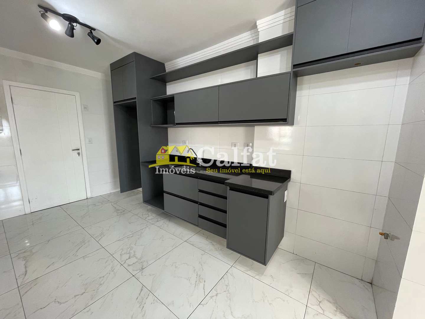 Apartamento à venda com 3 quartos, 140m² - Foto 8