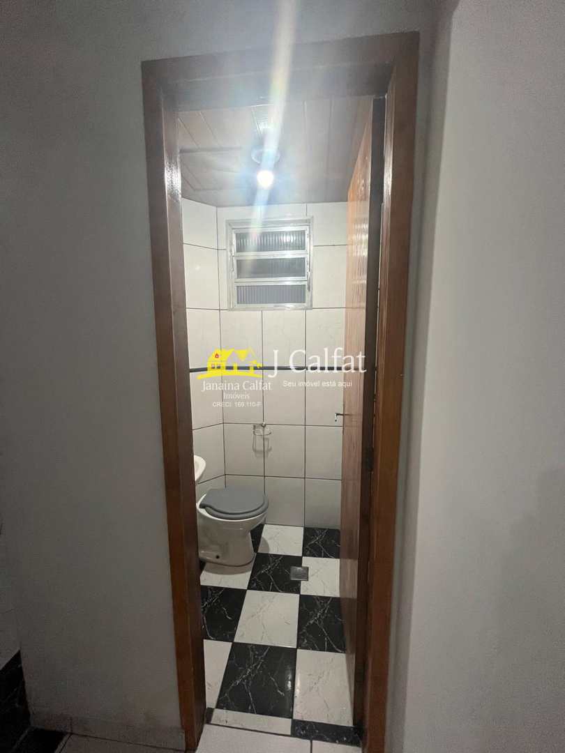 Casa à venda com 2 quartos, 62m² - Foto 4