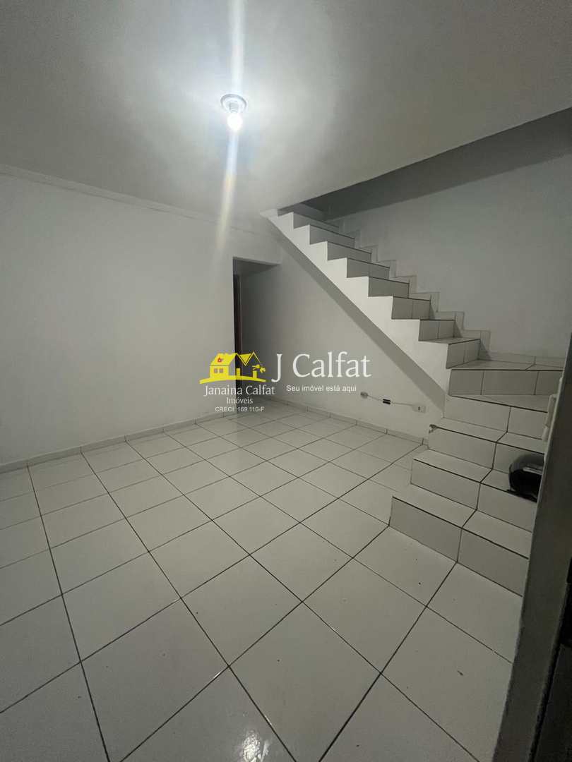 Casa à venda com 2 quartos, 62m² - Foto 2