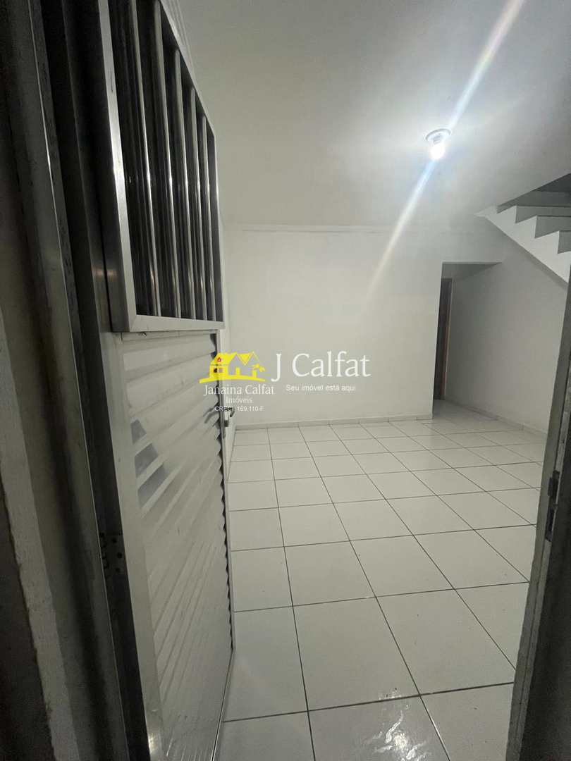 Casa à venda com 2 quartos, 62m² - Foto 1
