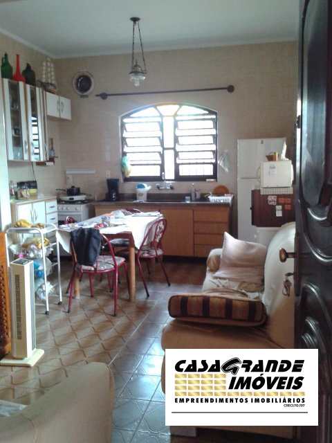 Casa à venda com 2 quartos, 90m² - Foto 12