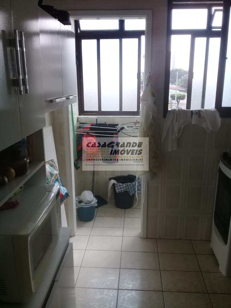 Apartamento à venda com 2 quartos, 75m² - Foto 15