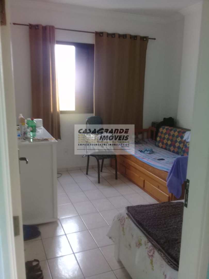 Apartamento à venda com 2 quartos, 75m² - Foto 10