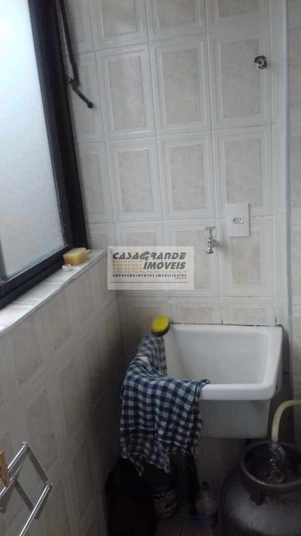 Apartamento à venda com 2 quartos, 75m² - Foto 17