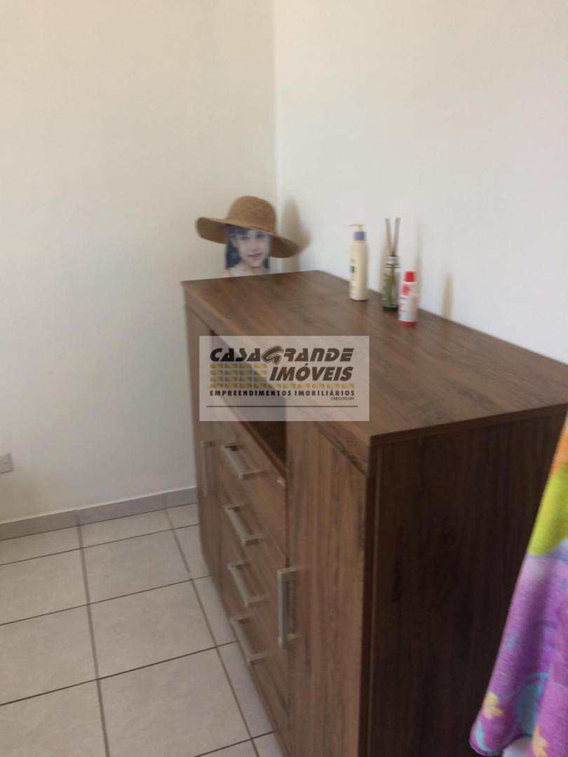 Apartamento à venda com 2 quartos, 77m² - Foto 13