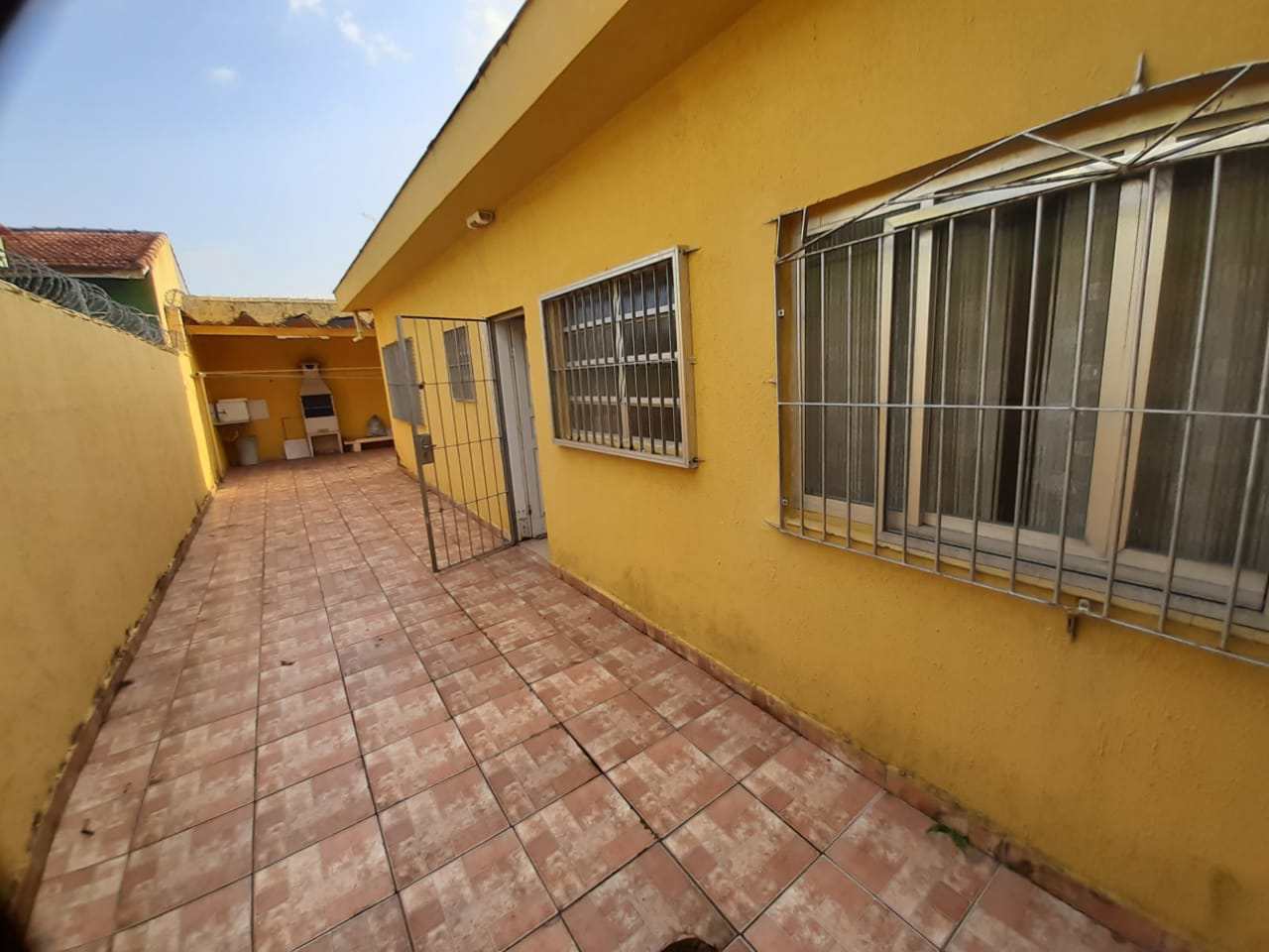 Casa à venda com 2 quartos, 270m² - Foto 2