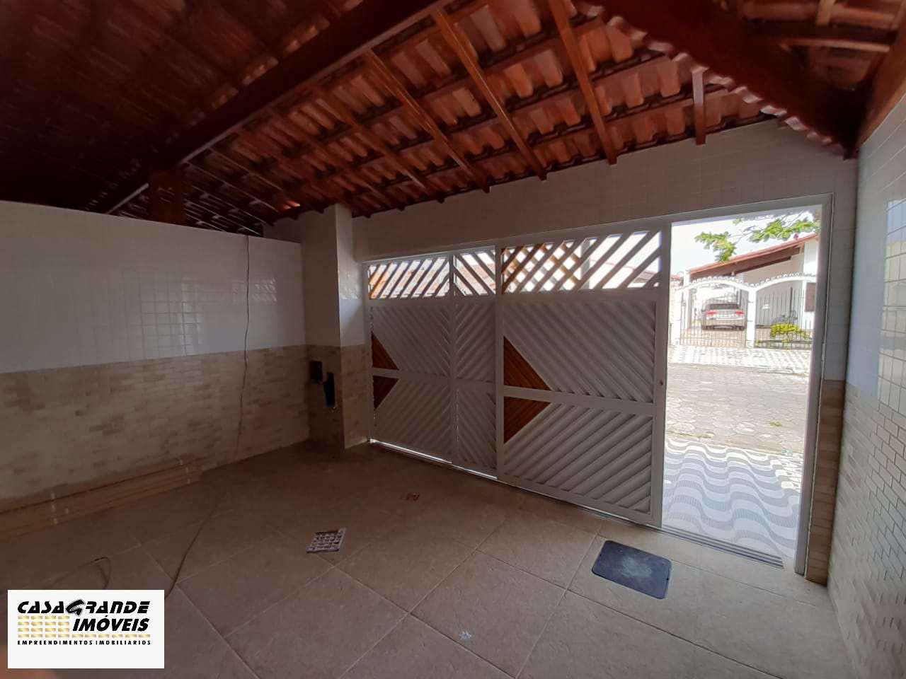 Casa à venda com 2 quartos, 100m² - Foto 3