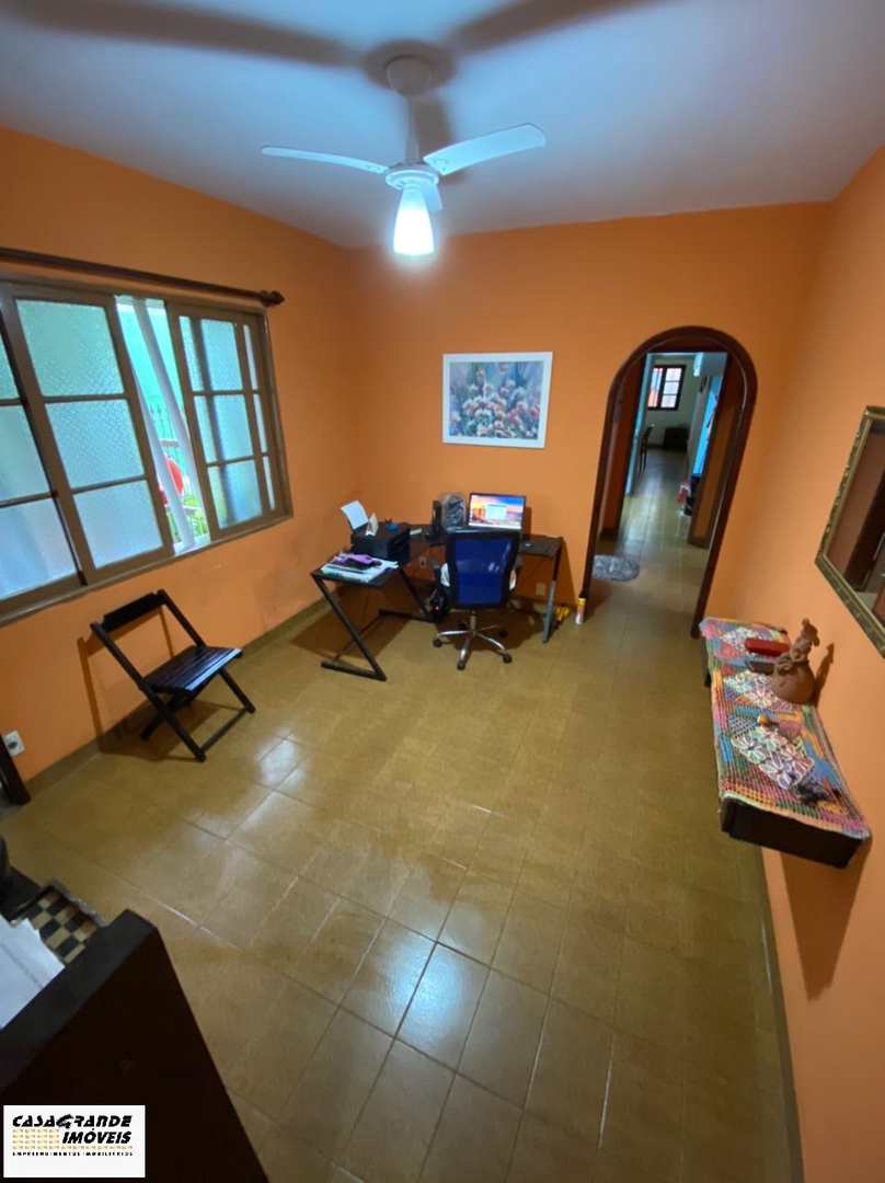 Casa à venda com 4 quartos, 170m² - Foto 13