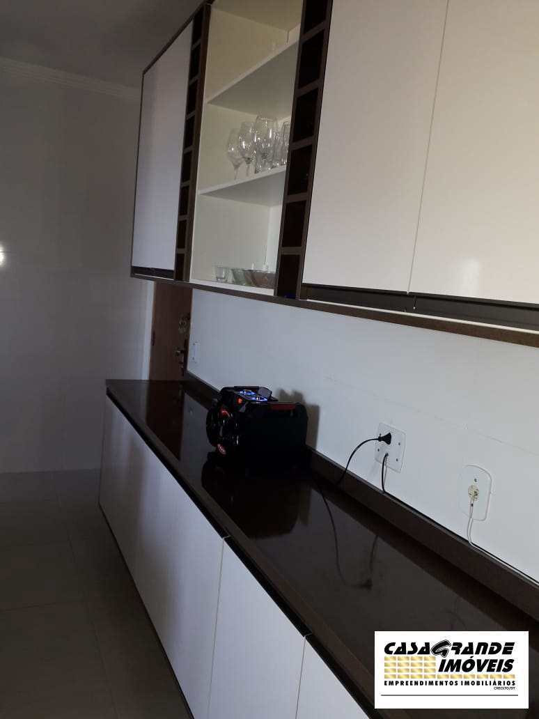 Apartamento à venda com 3 quartos, 150m² - Foto 8