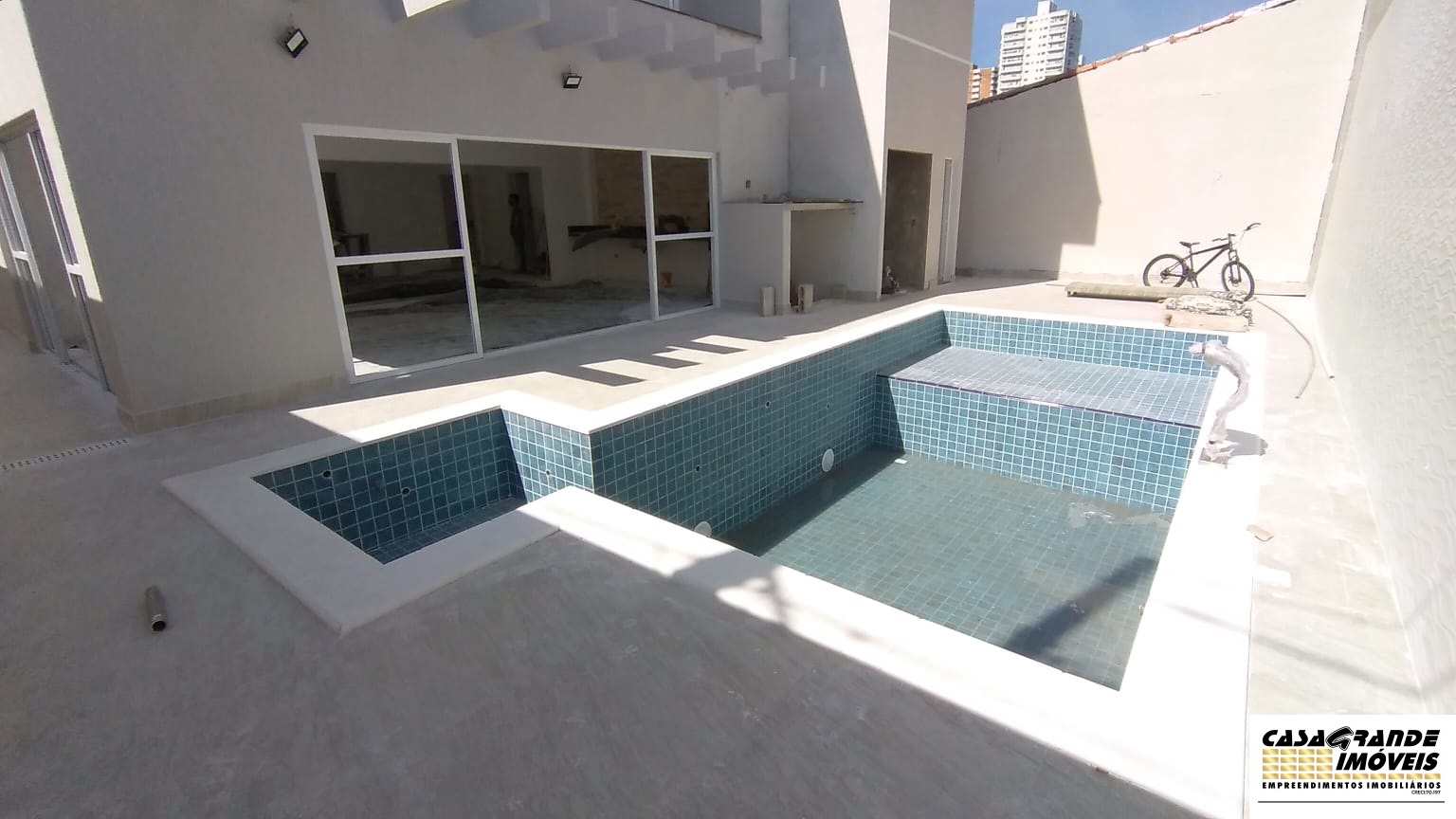 Casa à venda com 5 quartos, 460m² - Foto 2