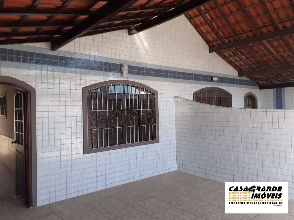 Casa à venda com 2 quartos, 70m² - Foto 3