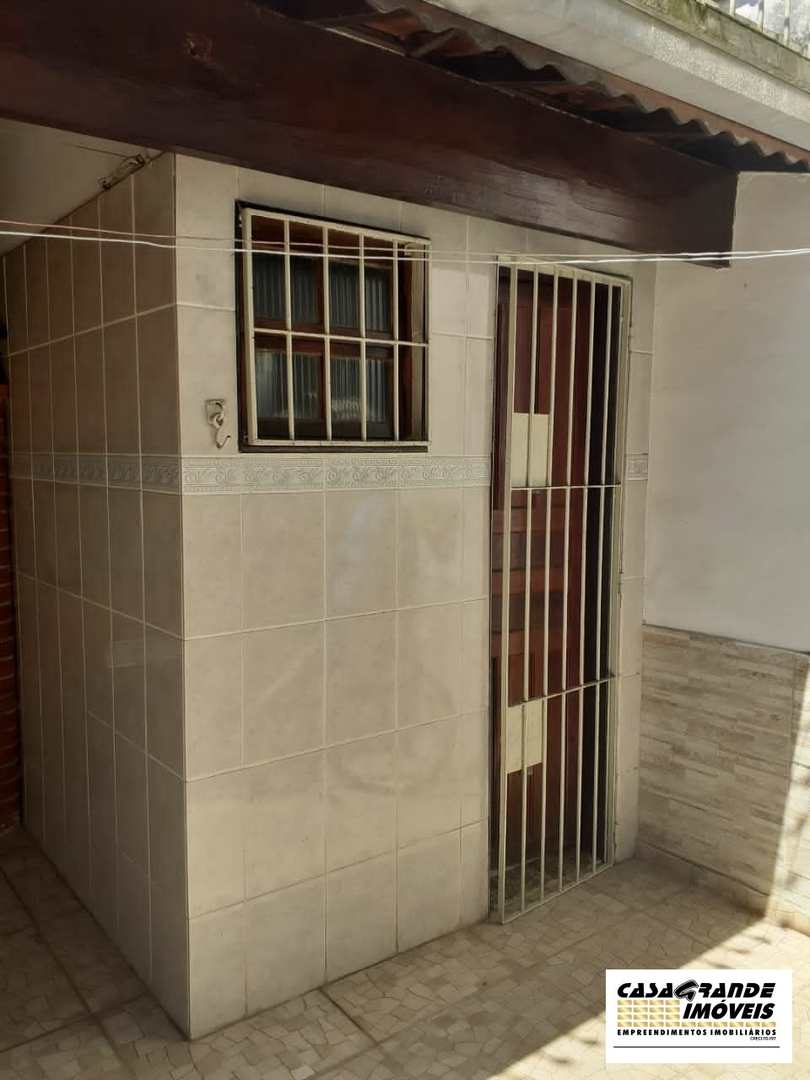 Casa à venda com 2 quartos, 70m² - Foto 6