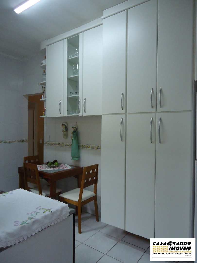 Casa à venda com 2 quartos, 80m² - Foto 10