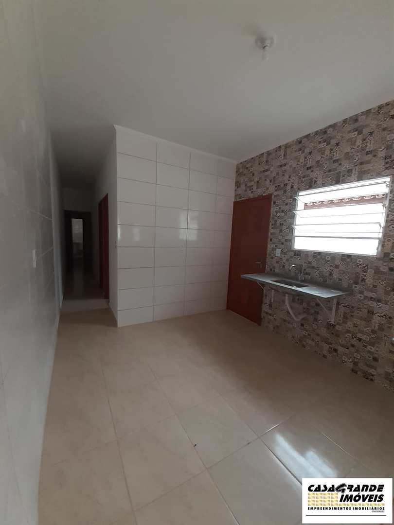 Casa à venda com 2 quartos, 61m² - Foto 7