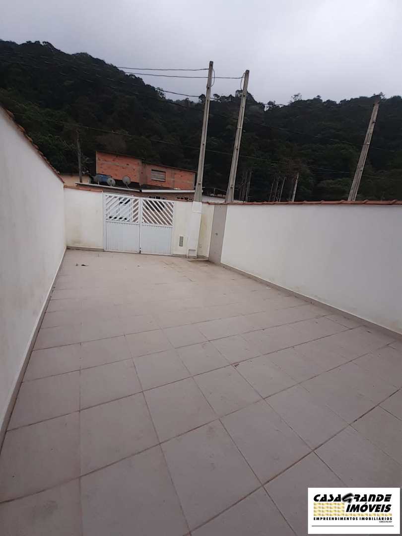 Casa à venda com 2 quartos, 61m² - Foto 4