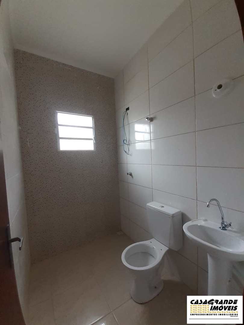 Casa à venda com 2 quartos, 61m² - Foto 11